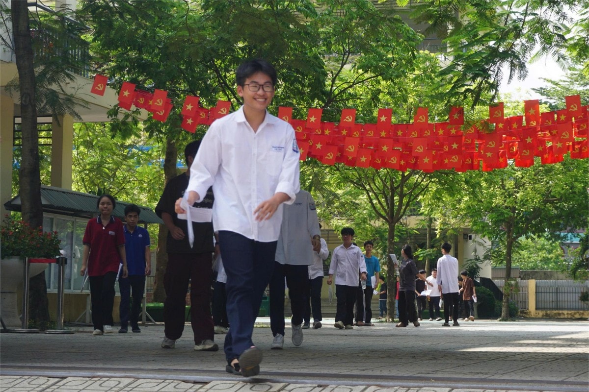Đề ngữ văn tốt nghiệp THPT năm 2025 thời sự, phù hợp với xu hướng thời đại