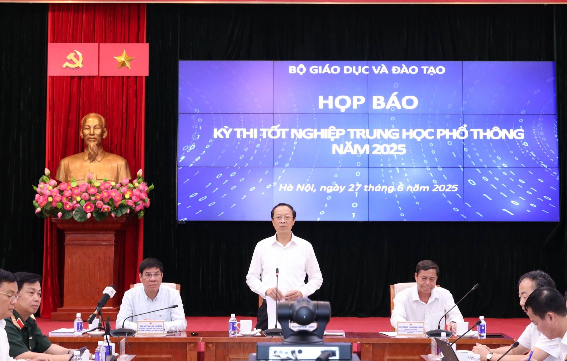 2706-hop-bao-thi-1.jpg