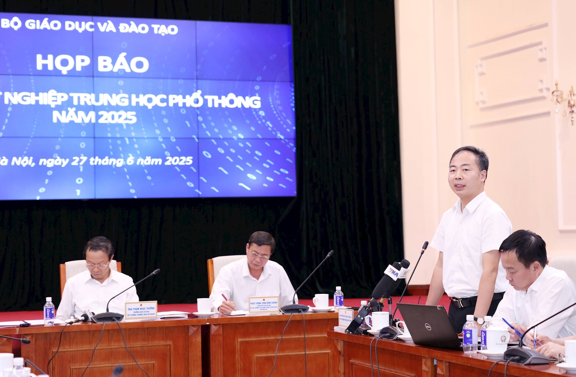 2706-hop-bao-thi-3-nguyen-ngoc-ha.jpg