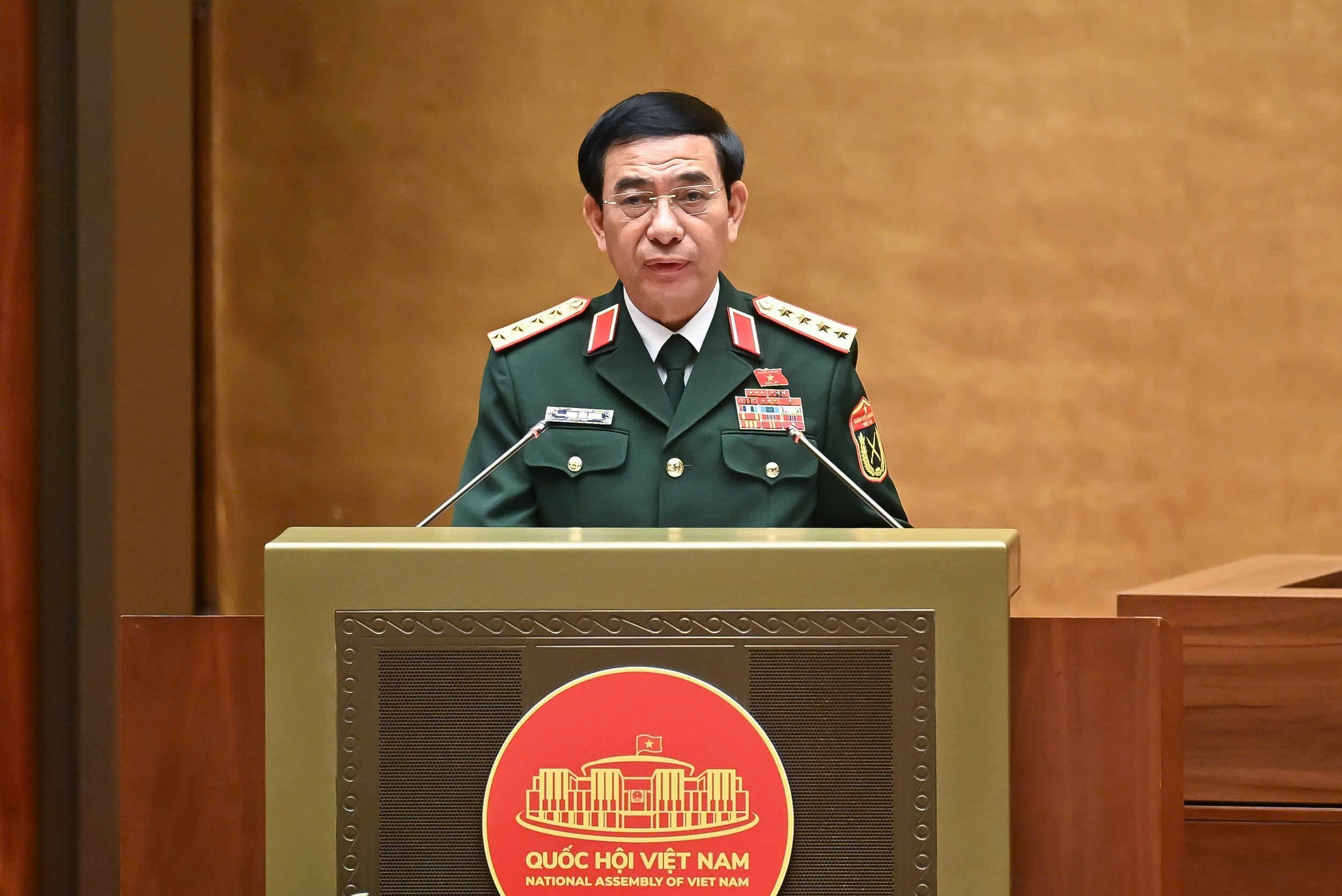 Thừa ủy quyền Thủ tướng Chính phủ, Đại tướng Phan Văn Giang, Bộ trưởng Bộ Quốc phòng trình bày Báo cáo tóm tắt Tiếp thu, giải trình, chỉnh lý dự thảo Luật Thừa ủy quyền Thủ tướng Chính phủ, Đại tướng Phan Văn Giang, Bộ trưởng Bộ Quốc phòng trình bày Báo cáo tóm tắt Tiếp thu, giải trình, chỉnh lý dự thảo Luật