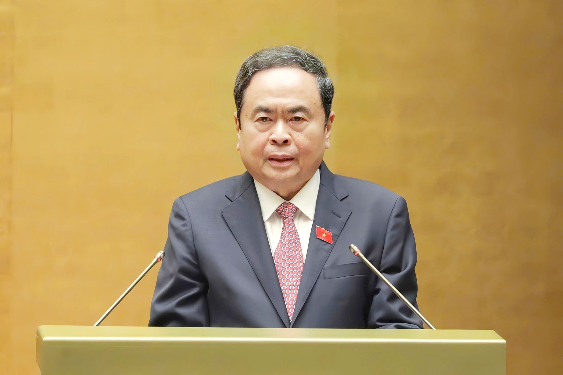 Chủ tịch Quốc hội Trần Thanh Mẫn phát biểu bế mạc Kỳ họp thứ Chín, Quốc hội Khóa XV. Chủ tịch Quốc hội Trần Thanh Mẫn phát biểu bế mạc Kỳ họp thứ Chín, Quốc hội Khóa XV.