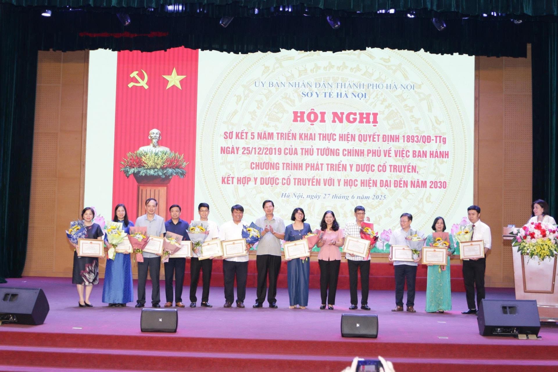 khen-thuong-1.jpg