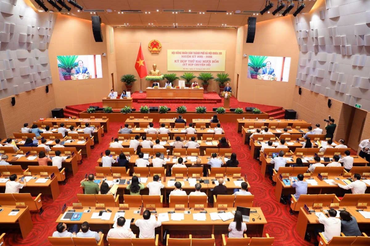 Thông qua Nghị quyết phân cấp quản lý kinh tế - xã hội khi áp dụng mô hình chính quyền địa phương 2 cấp