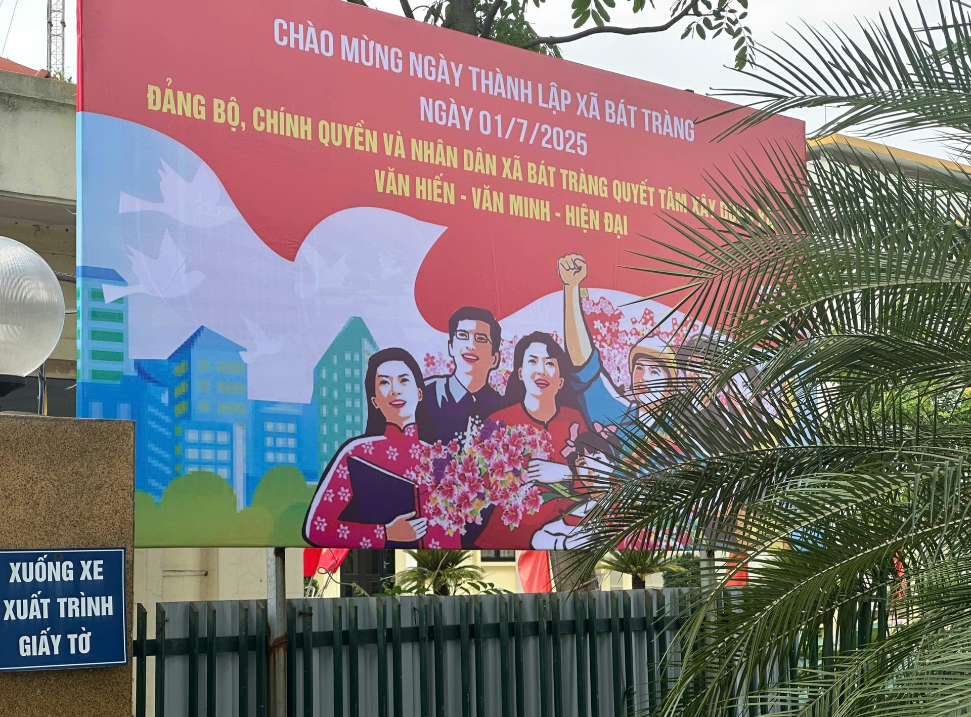 Xã Bát Tràng (mới) với tâm thế mới, chờ đón ngày công bố quyết định thành lập xã, chính thức vận hành chính quyền địa phương hai cấp. Ảnh: Ánh Dương