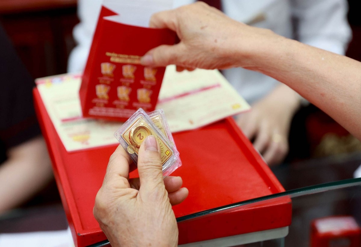 Giá vàng bất ngờ lao dốc