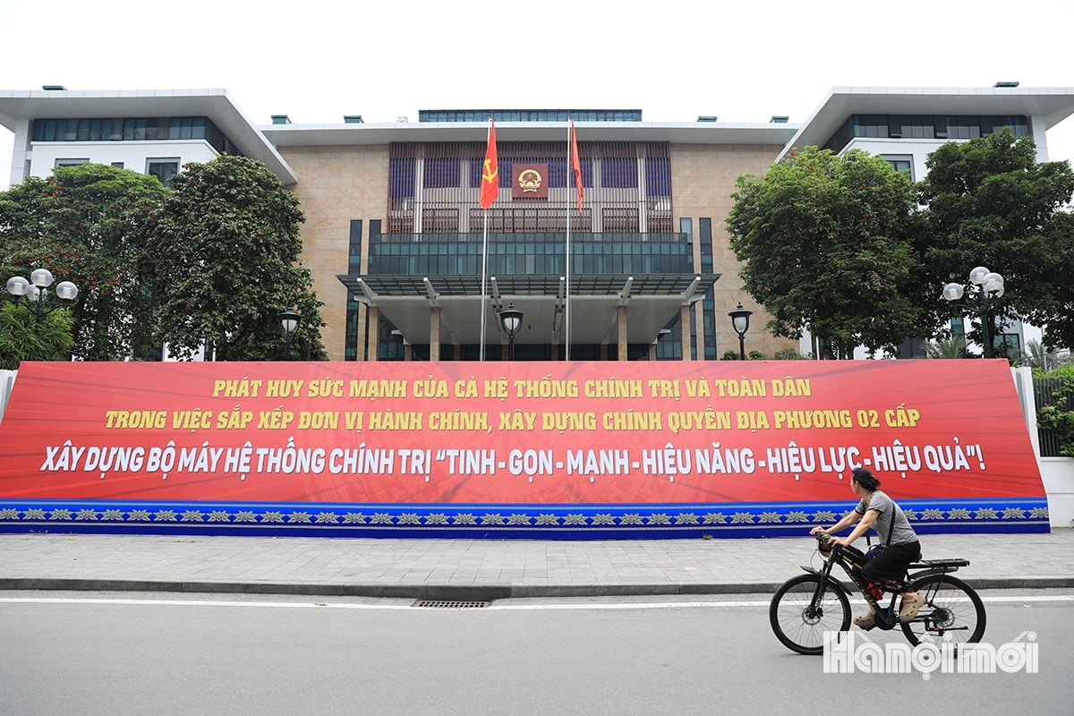 W_pa-no-chao-mung-chinh-quyen-2-cap-10.jpg