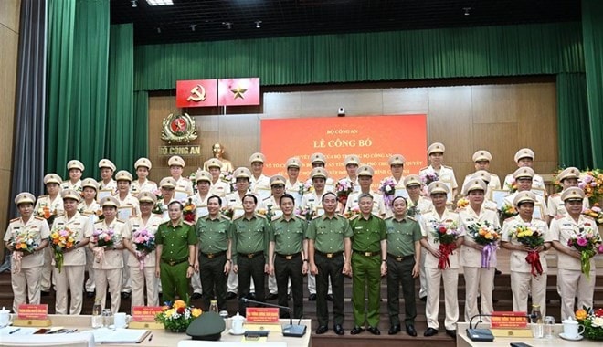 Bộ Công an trao quyết định cho 34 giám đốc công an tỉnh, thành