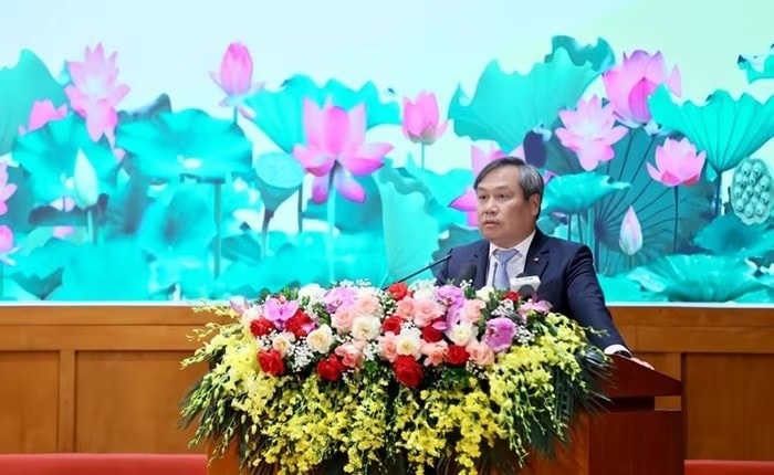 Đồng chí Vũ Đại Thắng, Ủy viên Trung ương Đảng, Bí thư Tỉnh ủy, Trưởng đoàn ĐBQH tỉnh, phát biểu giao nhiệm vụ cho 54 Đảng bộ xã, phường, đặc khu.