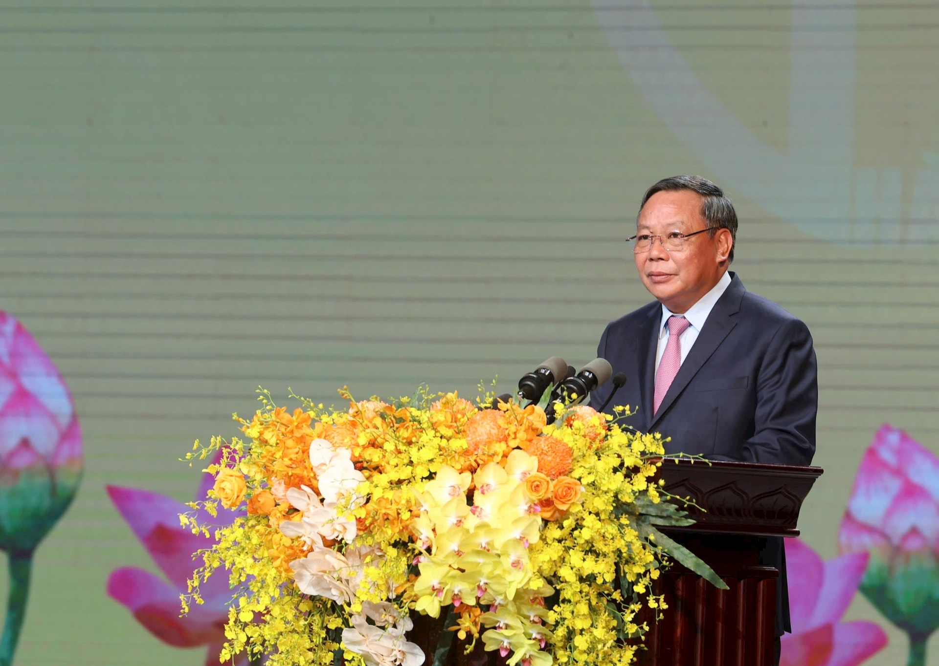 tuhn-a-phong-pb-.jpg