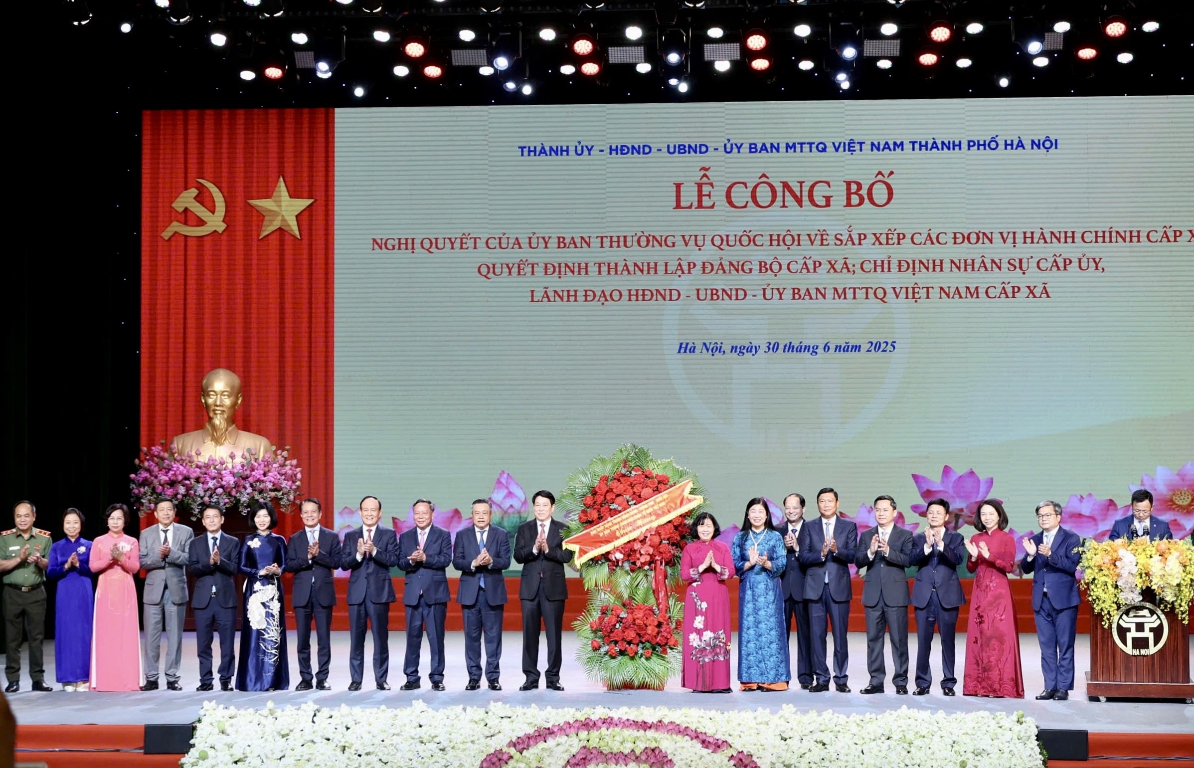 Hà Nội long trọng tổ chức Lễ công bố sắp xếp đơn vị hành chính
