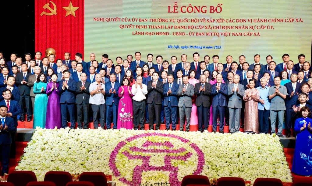Danh sách Bí thư Đảng ủy, Chủ tịch UBND 126 xã, phường mới của Hà Nội Danh sách Bí thư Đảng ủy, Chủ tịch UBND 126 xã, phường mới của Hà Nội