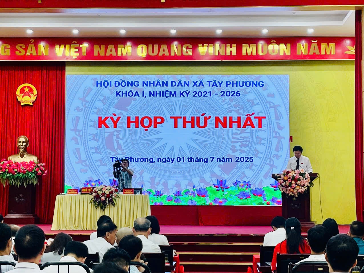 tay-phuong-1.jpg