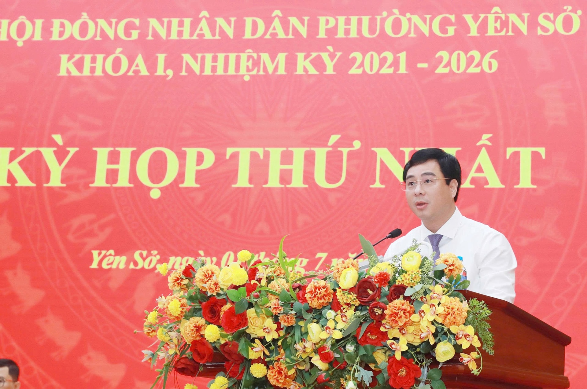 Bí thư Đảng ủy, Chủ tịch HĐND phường Yên Sở Nguyễn Minh Tâm phát biểu tại kỳ họp. Ảnh: Hiền Thu