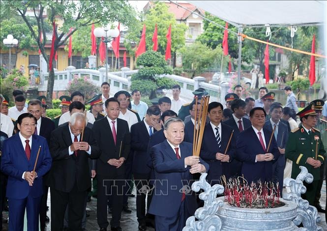 Tổng Bí thư Tô Lâm dự Lễ kỷ niệm 110 năm Ngày sinh Tổng Bí thư Nguyễn Văn Linh