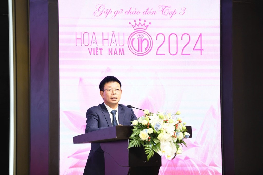 Nhà báo Phùng Công Sưởng 