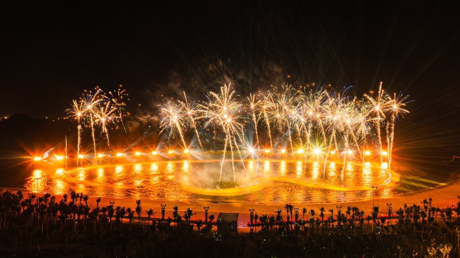 show-ban-giao-huong-dao-xanh.jpg