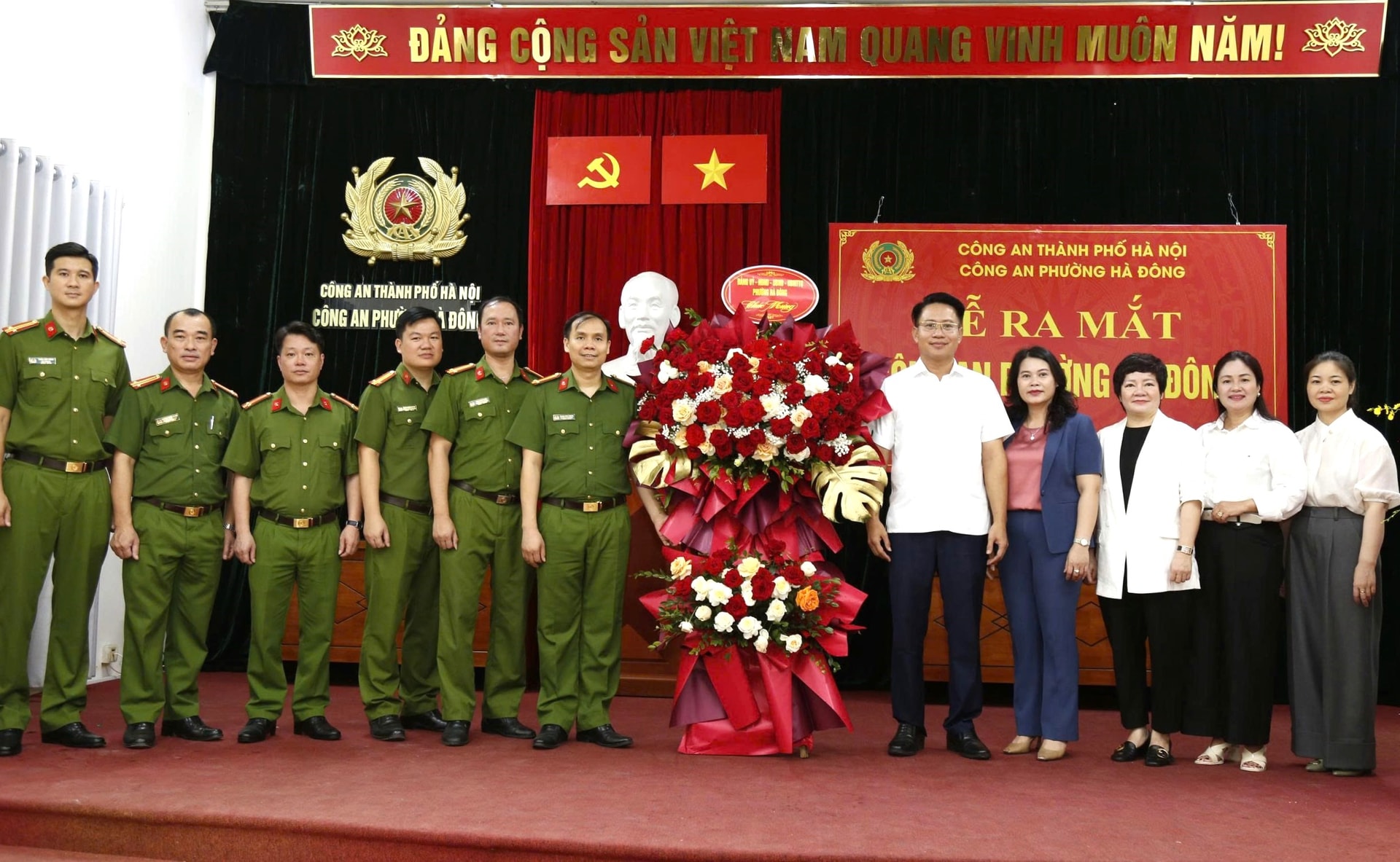 lanh-dao-phuong.jpg