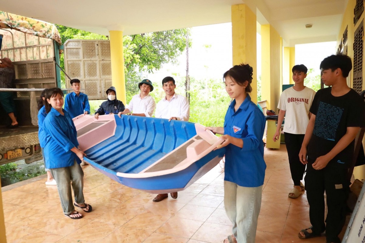 Giúp xã đảo Minh Châu nâng cao năng lực ứng phó với mưa bão