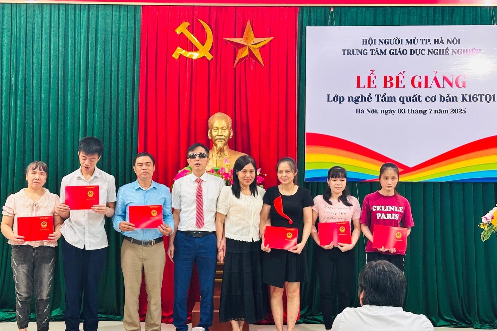 ong-nguyen-huy-viet.jpg