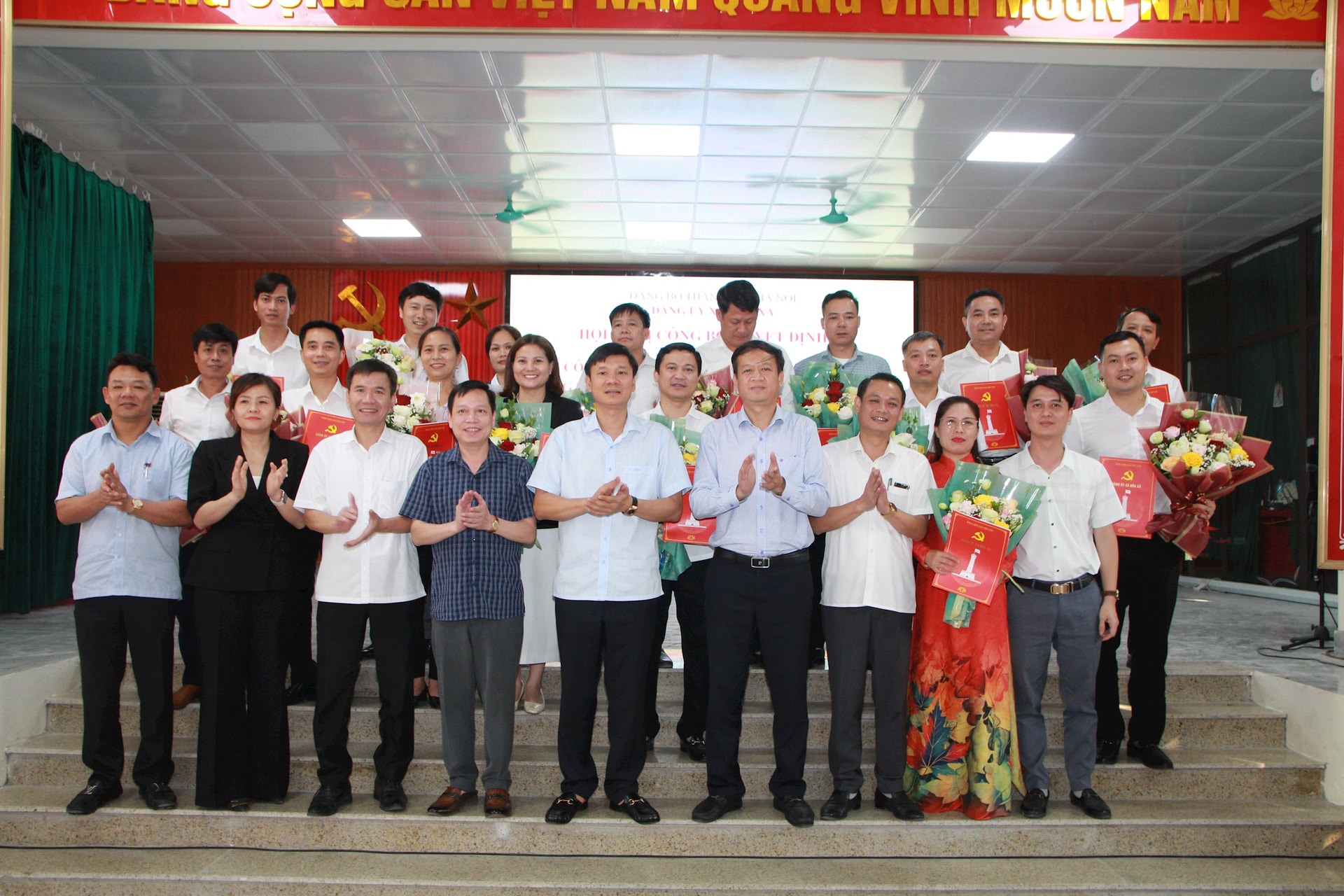 trao-quyet-dinh-can-bo-hoa-xa2.jpg