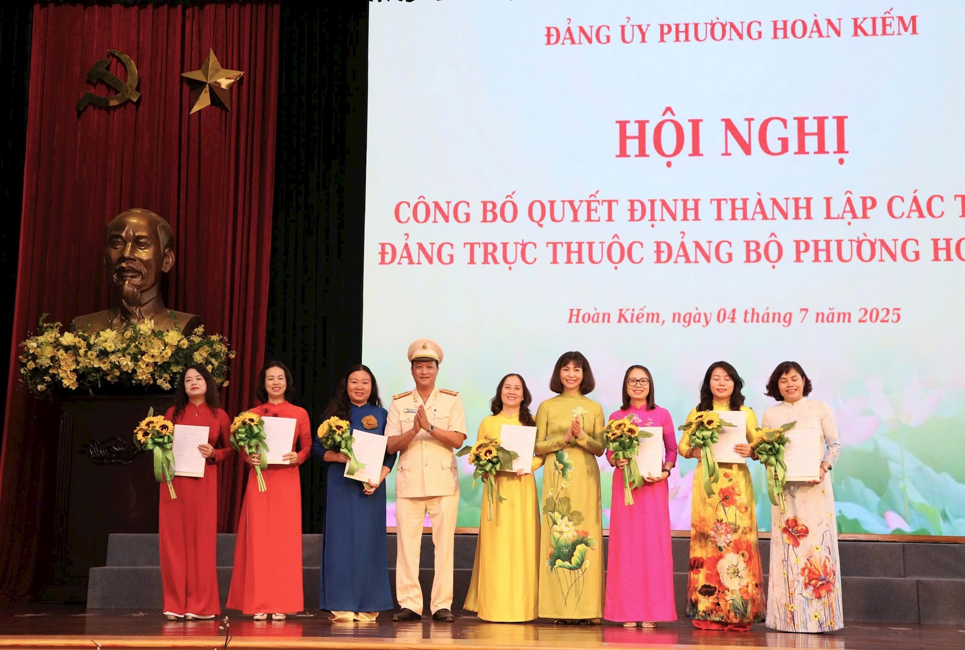 hk-c-nhan-trao-.jpg
