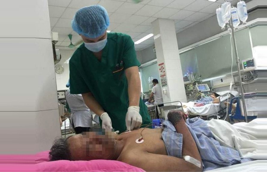 Một bệnh nhân mắc liên cầu khuẩn lợn điều trị tại Bệnh viện Bệnh nhiệt đới trung ương.