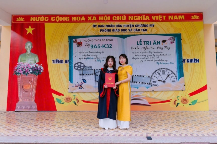 Bố mẹ luôn đồng hành cùng Khánh Quỳnh Bố mẹ luôn đồng hành cùng Khánh Quỳnh