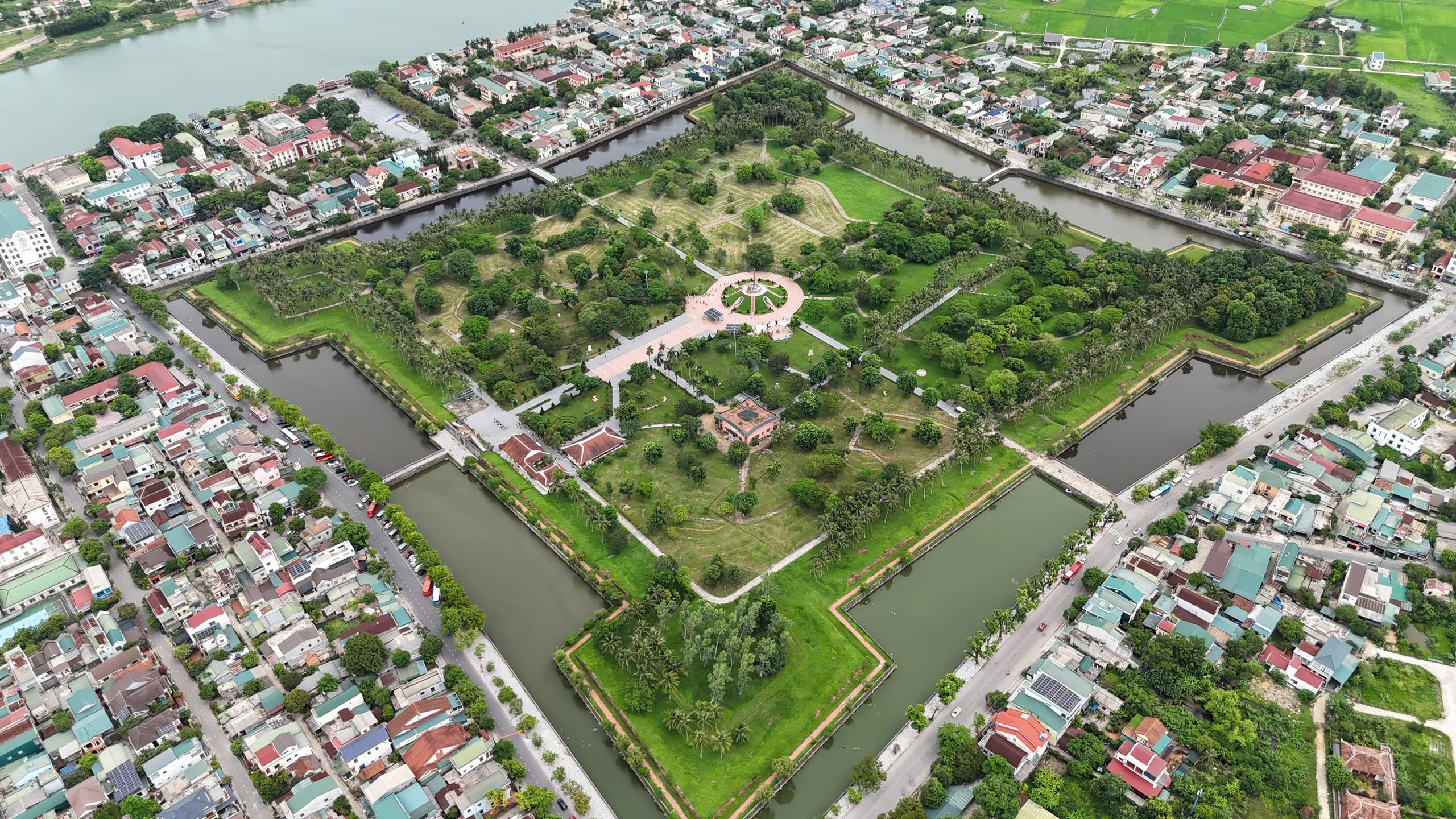 Di tích lịch sử Thành cổ Quảng Trị