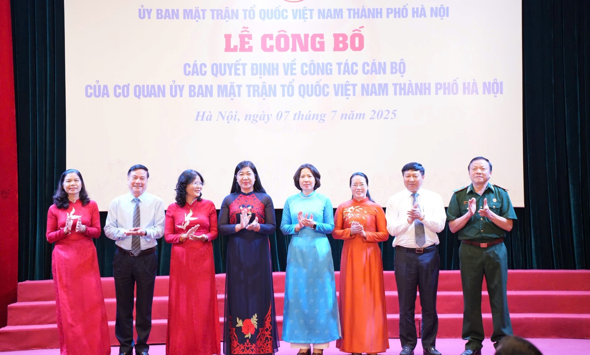 Ban Thương trực Ủy ban MTTQ Việt Nam thành phố Hà Nội ra mắt. Ảnh: PV