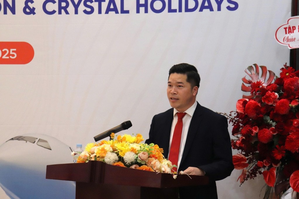 Ông Hoàng Văn Dũng, Giám đốc Cảng Hàng không quốc tế Vân Đồn, tại lễ ký kết. Ảnh: Ánh Dương