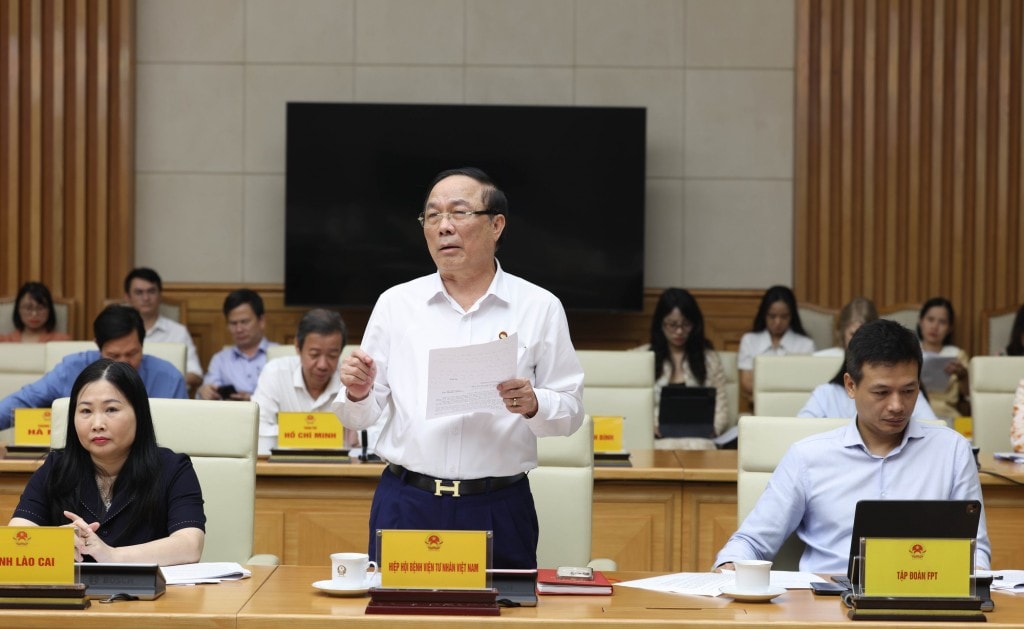 GS.TS. Nguyễn Văn Đệ, Chủ tịch Hiệp hội Bệnh viện tư nhân Việt Nam cho rằng, cần thúc đẩy mạnh mẽ sự tham gia của kinh tế tư nhân vào lĩnh vực y tế - Ảnh: VGP/Đức Tuân GS.TS. Nguyễn Văn Đệ, Chủ tịch Hiệp hội Bệnh viện tư nhân Việt Nam cho rằng, cần thúc đẩy mạnh mẽ sự tham gia của kinh tế tư nhân vào lĩnh vực y tế - Ảnh: VGP/Đức Tuân