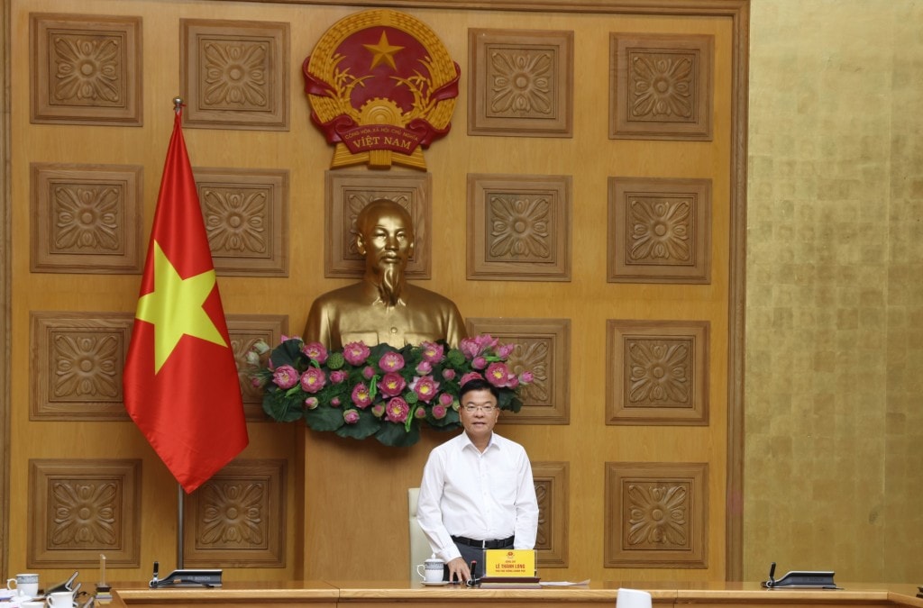 Phó Thủ tướng nêu rõ, cần nghiên cứu, làm rõ các đột phá về đầu tư, cơ sở vật chất, trang thiết bị y tế, chế độ tiền lương, chính sách đãi ngộ đối với cán bộ y tế và có số liệu cụ thể đi kèm - Ảnh: VGP/Đức Tuân Phó Thủ tướng nêu rõ, cần nghiên cứu, làm rõ các đột phá về đầu tư, cơ sở vật chất, trang thiết bị y tế, chế độ tiền lương, chính sách đãi ngộ đối với cán bộ y tế và có số liệu cụ thể đi kèm - Ảnh: VGP/Đức Tuân