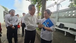 Chủ tịch UBND TP Hồ Chí Minh đến hiện trường chỉ đạo khắc phục vụ cháy cư xá Độc Lập