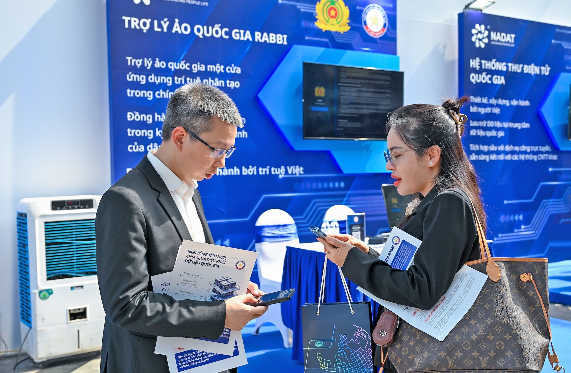 gioi-thieu-la-nen-tang-tro-ly-ao-rabbi-cong-cu-giup-nguoi-dan-trao-doi-voi-cac-bo-nganh-dia-phuong..jpg