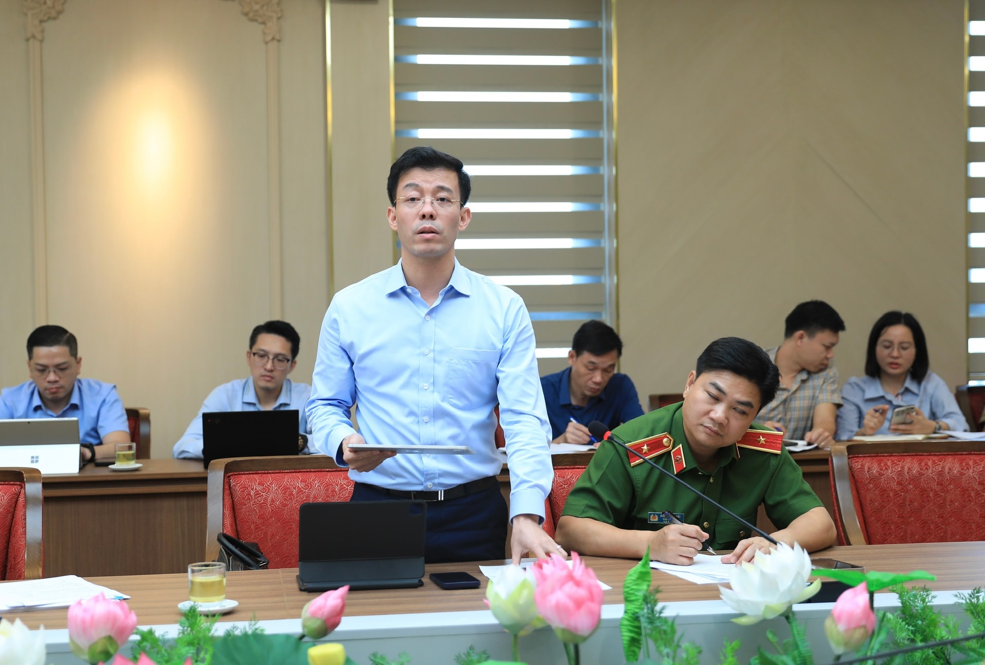 c2-a-trang-.jpg
