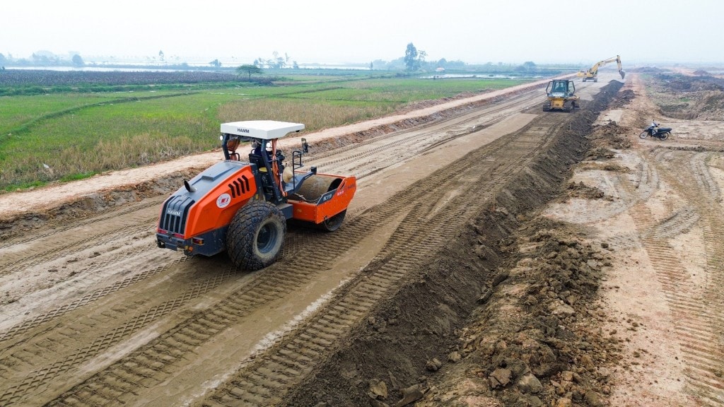 Mê Linh đồng loạt triển khai 8 mũi thi công dự án đường Vành đai 4