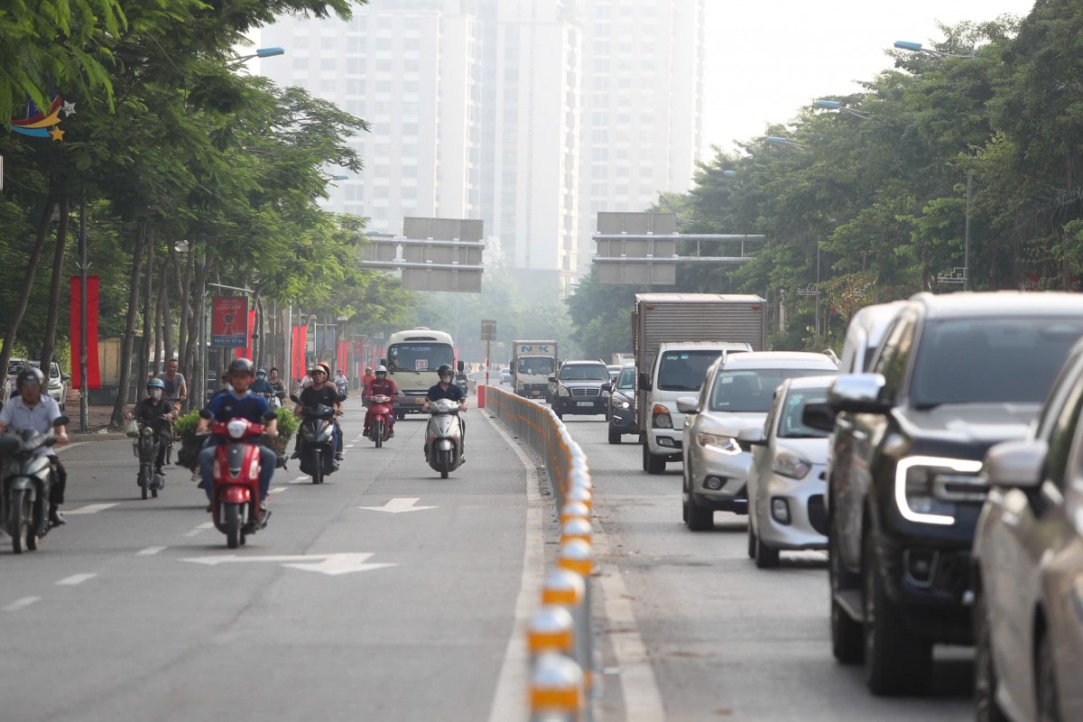 Ngày đầu phân làn đường Võ Chí Công: Giao thông thuận lợi