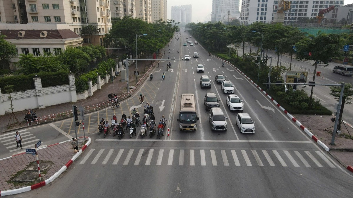 Ngày đầu phân làn đường Võ Chí Công: Giao thông thuận lợi