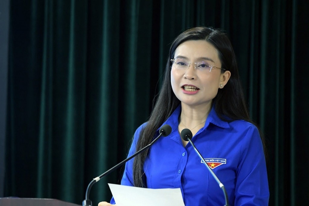 Nắm vững nguyên tắc, luôn sẵn sàng, tận tình hỗ trợ người dân