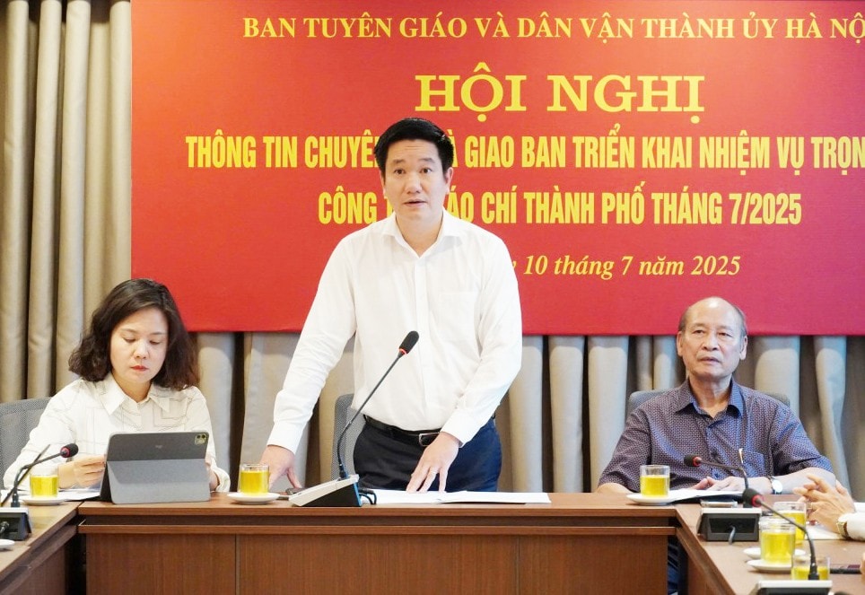 Phó Trưởng Ban Tuyên giáo và Dân vận Thành ủy Nguyễn Huy Cường phát biểu tại hội nghị