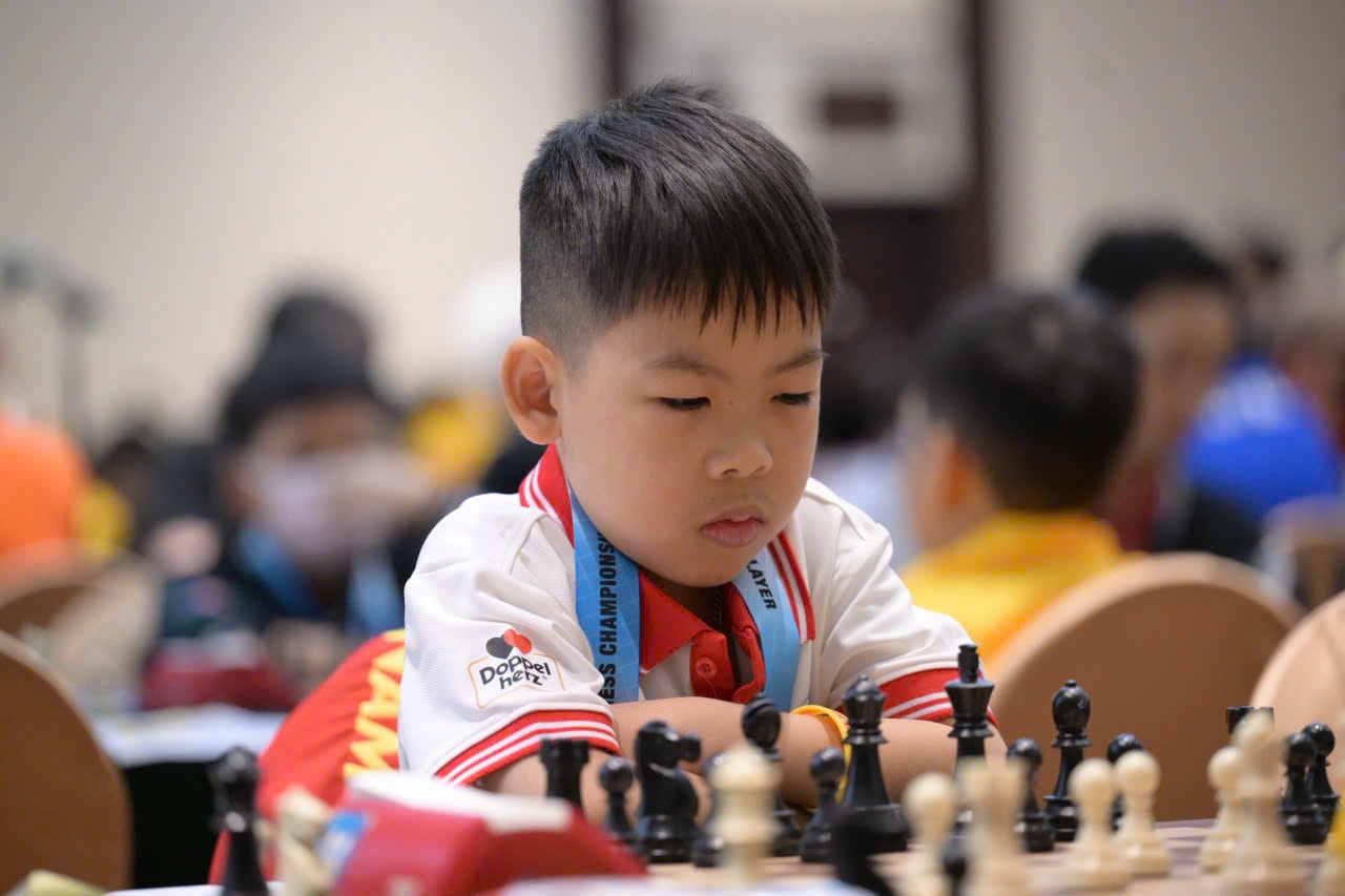 11-pham-xuan-an-u8.jpg