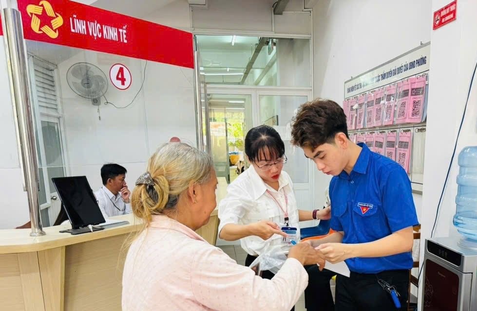a239.hcm-chinh-quyen-2-cap.jpg