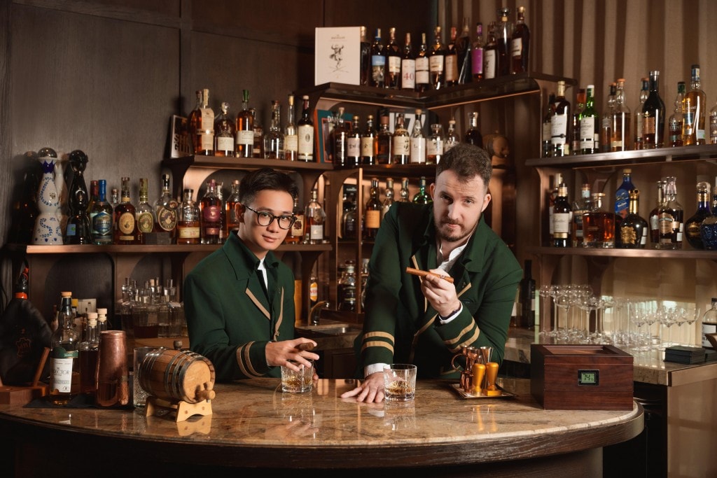 Quán bar bí mật Track 61