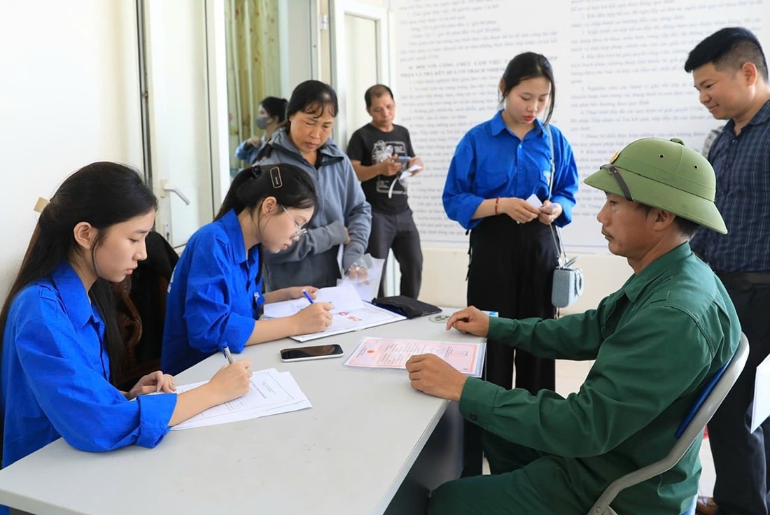 Bài 3: Đặt lợi ích Nhân dân lên trên hết