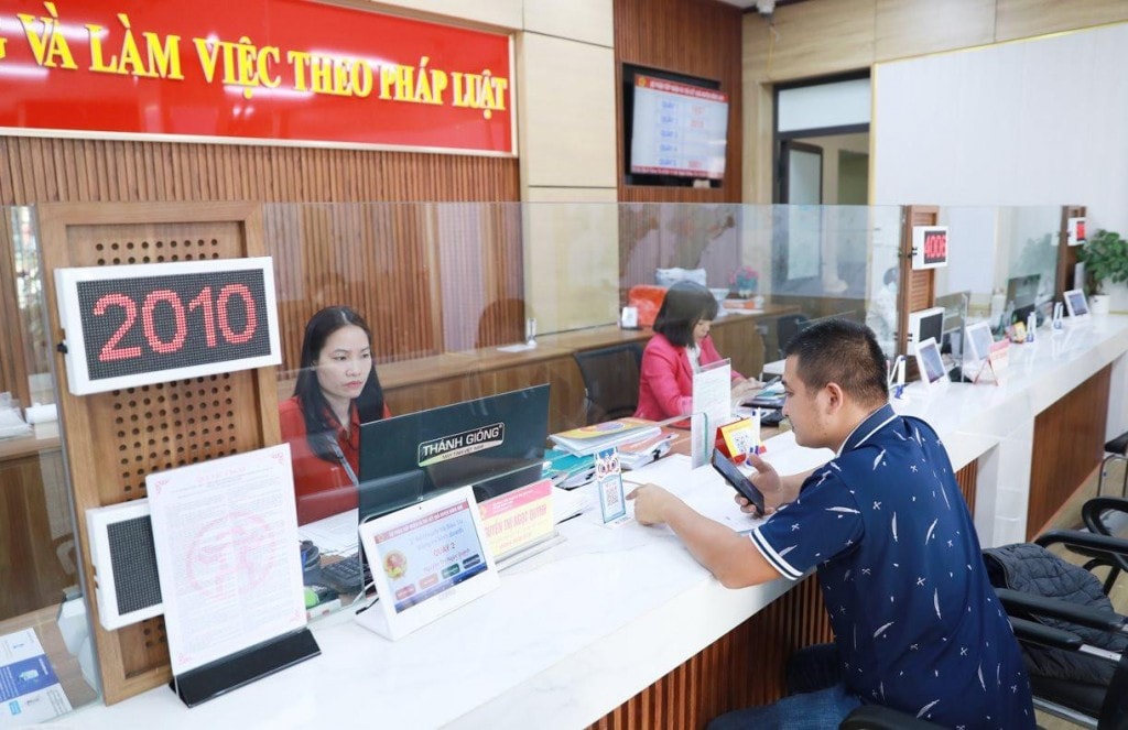 Bài 3: Đặt lợi ích Nhân dân lên trên hết