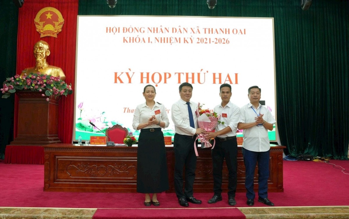 HĐND xã đã bầu bổ sung Ủy viên UBND xã khóa I, nhiệm kỳ 2021-2026 đối với ông Nguyễn Văn Chấn, Chỉ huy trưởng Quân sự xã Thanh Oai.