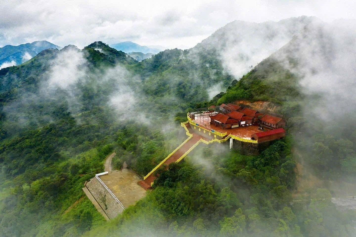 [Podcast] Tin tức ngày 12-7: Xem xét công nhận Quần thể Yên Tử - Vĩnh Nghiêm - Côn Sơn, Kiếp Bạc là di sản thế giới