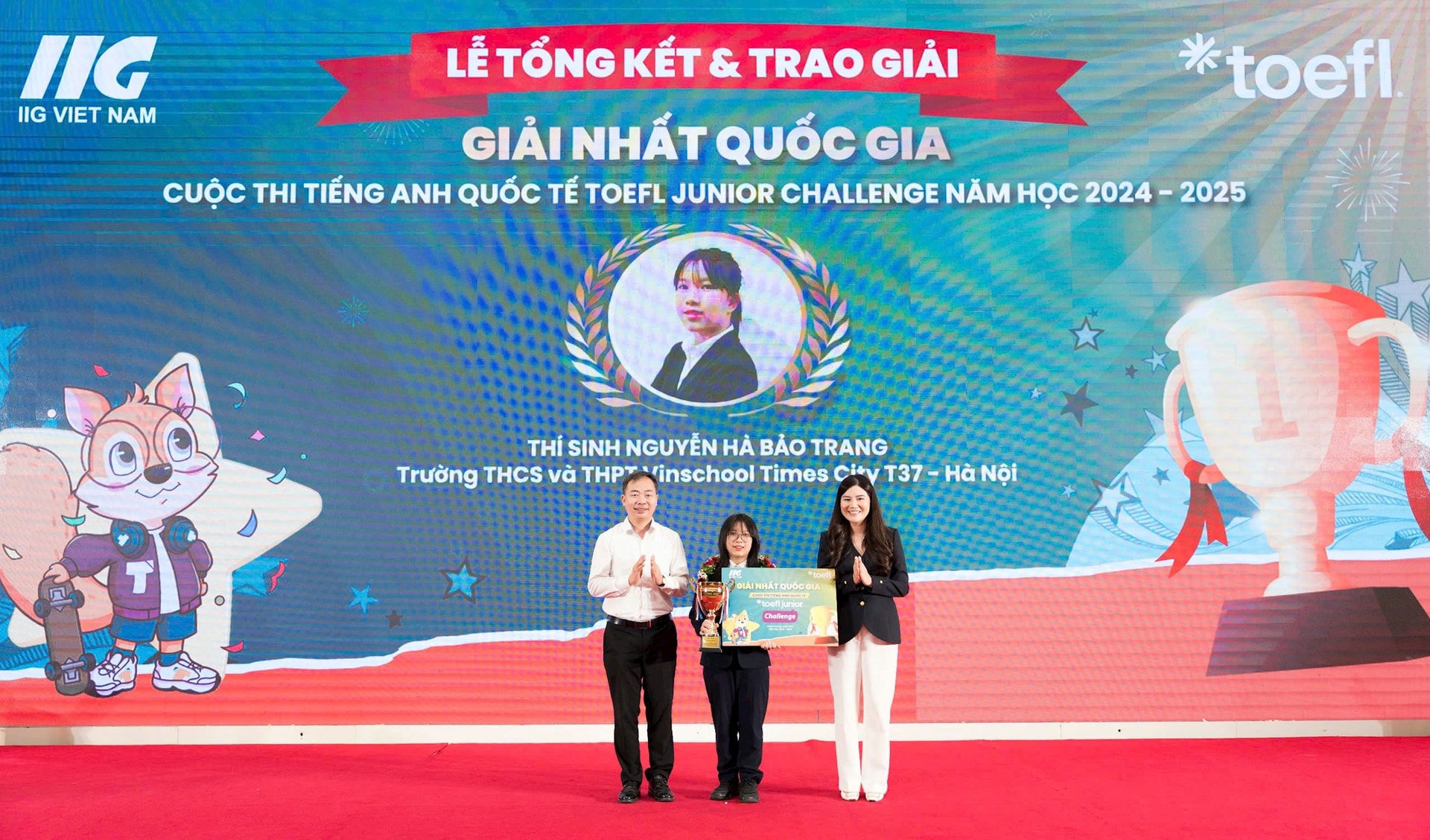 1307-trao-thuong-tieng-anh-1.jpg