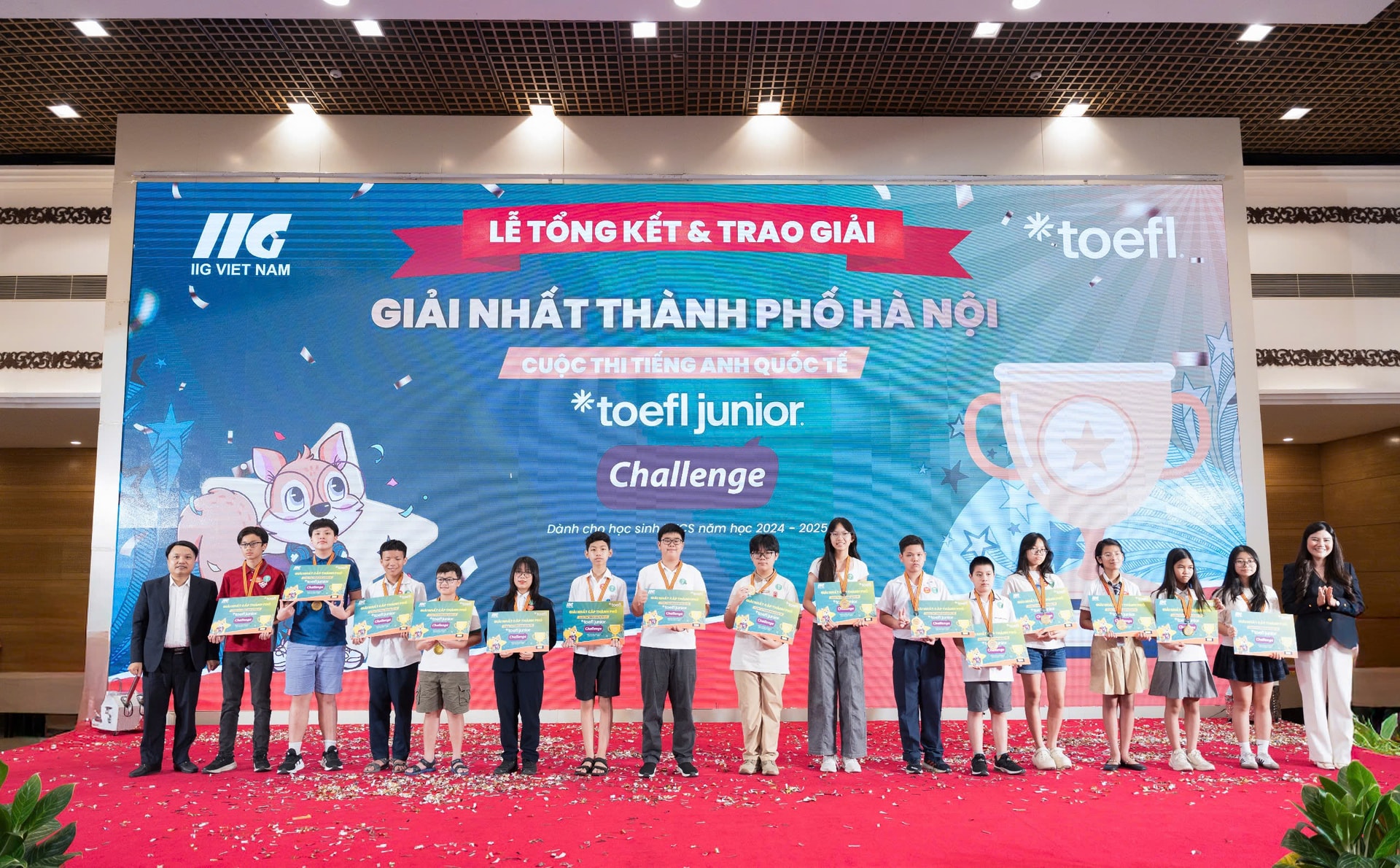 1307-trao-thuong-tieng-anh-2.jpg
