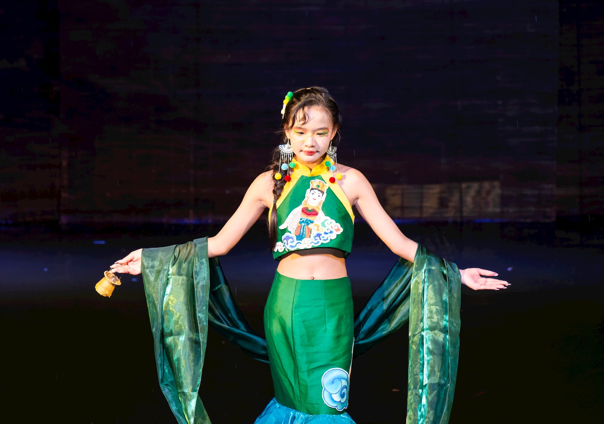 modeltran-phuong-loan-.jpeg